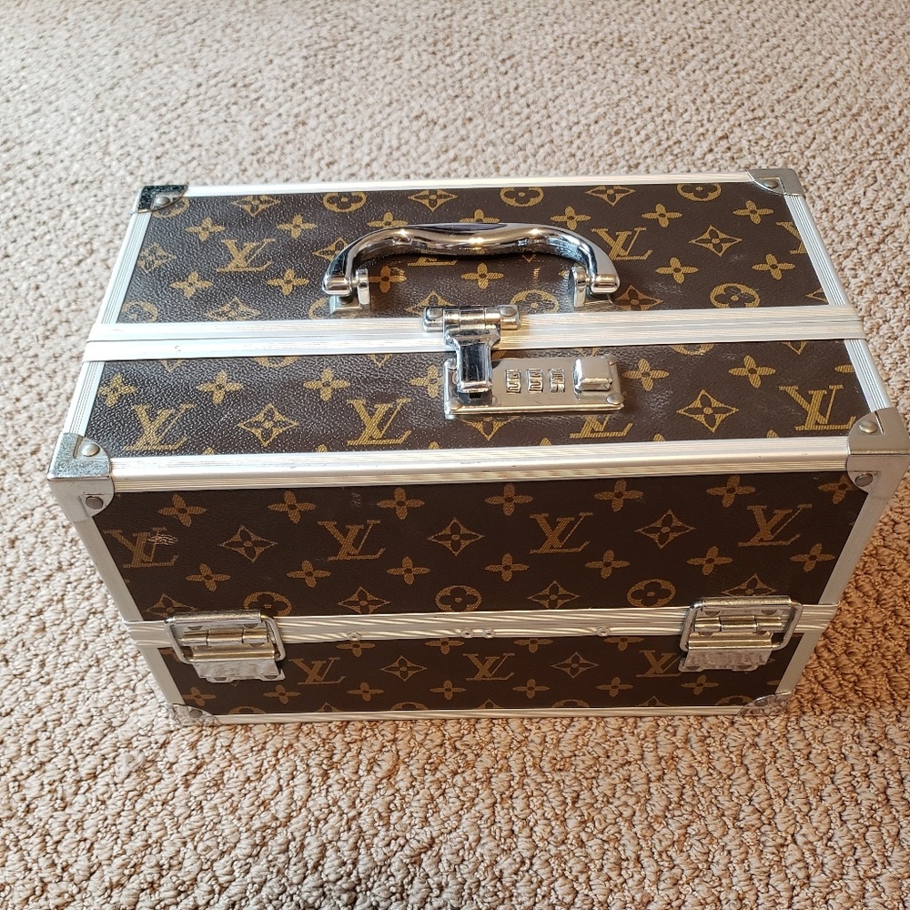 Make up box - Picture 2 of 4